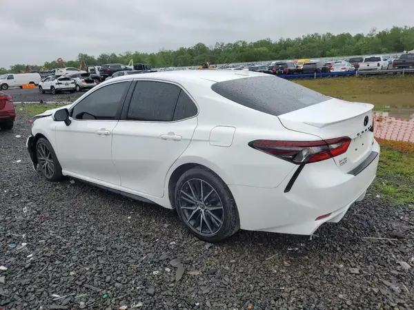4T1G11AK2NU040383 2022 TOYOTA CAMRY - Image 2