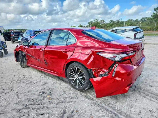 4T1G11AK2NU041503 2022 TOYOTA CAMRY - Image 2