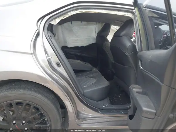 4T1G11AK2NU042392 2022 TOYOTA CAMRY - Image 8