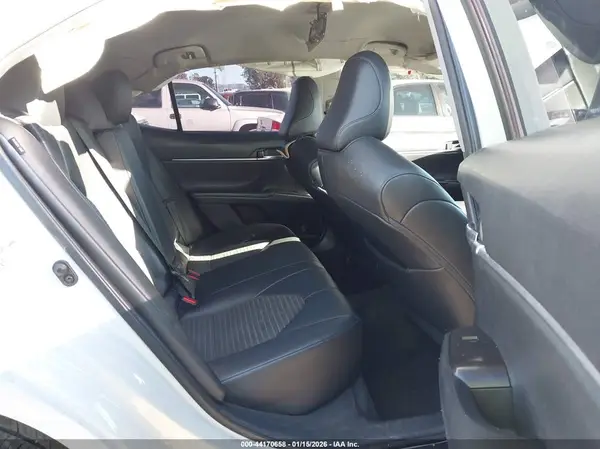 4T1G11AK2NU043638 2022 TOYOTA CAMRY - Image 8