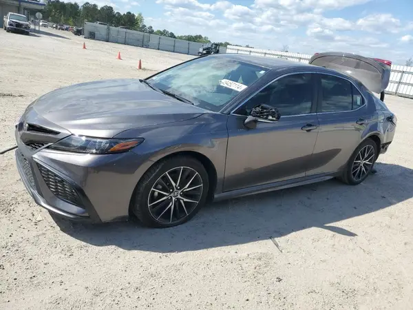 4T1G11AK2NU043977 2022 TOYOTA CAMRY - Image 1