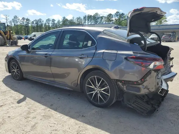 4T1G11AK2NU043977 2022 TOYOTA CAMRY - Image 2