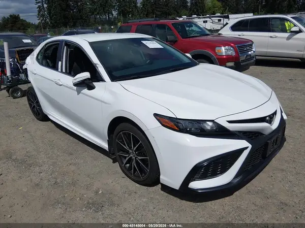 4T1G11AK2NU051710 2022 TOYOTA CAMRY - Image 1