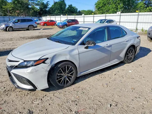 4T1G11AK2NU057720 2022 TOYOTA CAMRY - Image 1