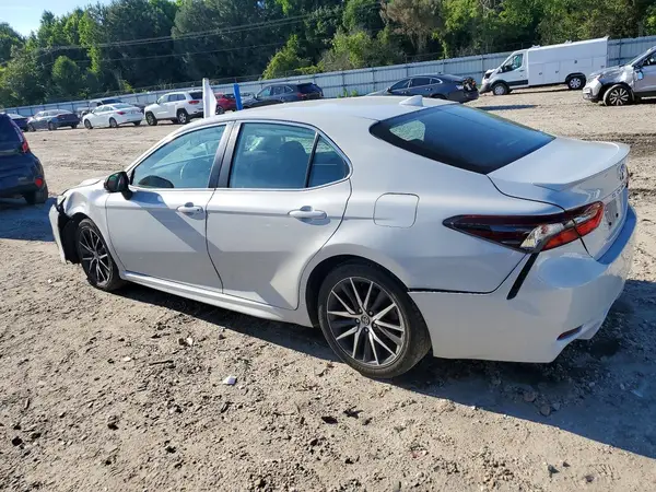 4T1G11AK2NU057720 2022 TOYOTA CAMRY - Image 2