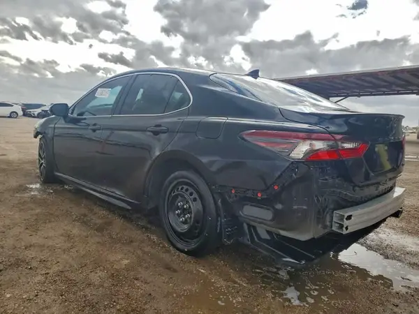 4T1G11AK2NU060827 2022 TOYOTA CAMRY - Image 2