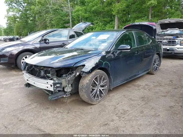 4T1G11AK2NU065736 2022 TOYOTA CAMRY - Image 2