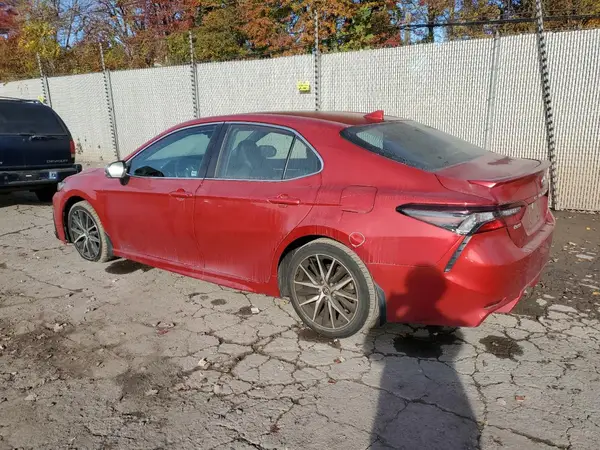 4T1G11AK2NU498991 2022 TOYOTA CAMRY - Image 2