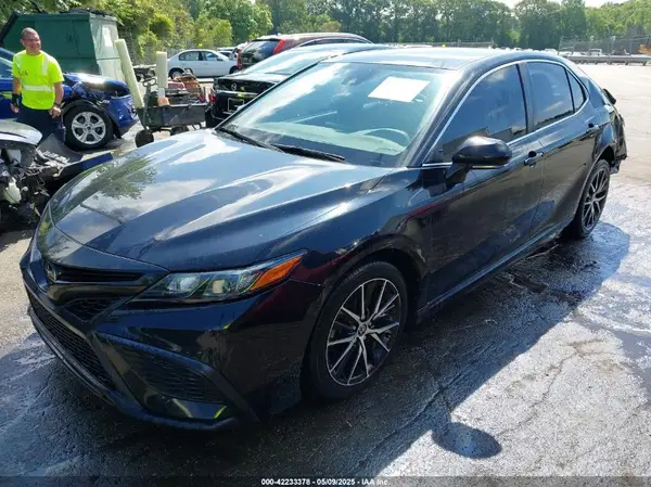 4T1G11AK2NU499302 2022 TOYOTA CAMRY - Image 2