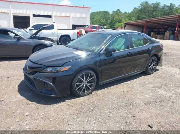 4T1G11AK2NU618529 2022 TOYOTA CAMRY - Image 2
