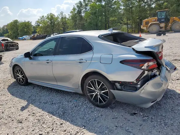 4T1G11AK2NU621639 2022 TOYOTA CAMRY - Image 2