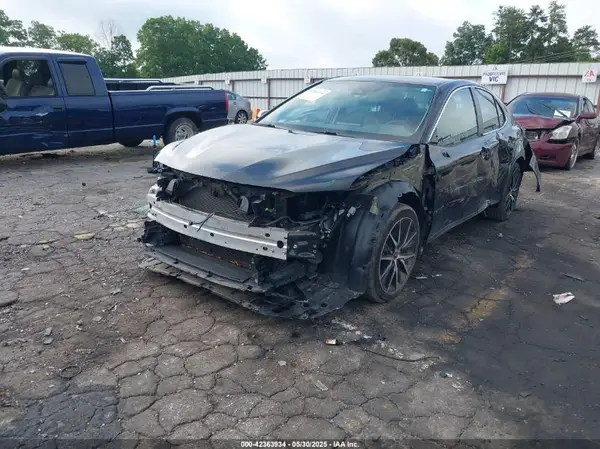 4T1G11AK2NU623066 2022 TOYOTA CAMRY - Image 2