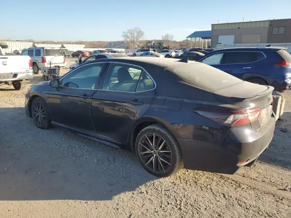 4T1G11AK2NU625576 2022 TOYOTA CAMRY - Image 2