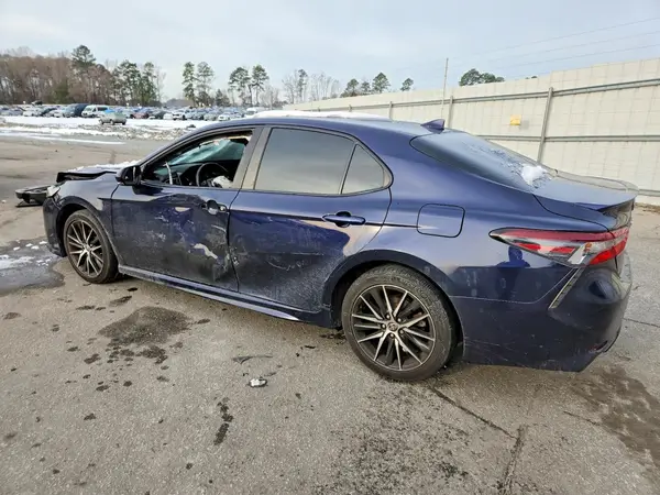 4T1G11AK2NU626095 2022 TOYOTA CAMRY - Image 2