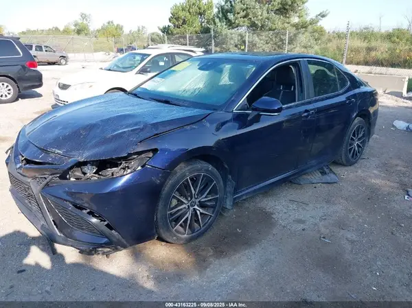 4T1G11AK2NU626386 2022 TOYOTA CAMRY - Image 2
