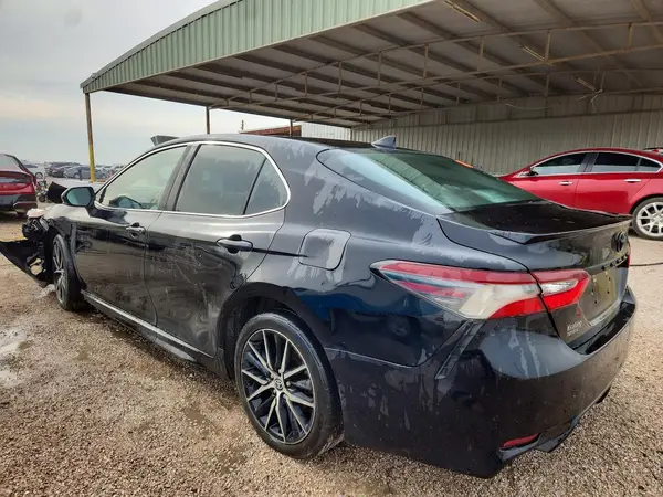 4T1G11AK2NU627294 2022 TOYOTA CAMRY - Image 2