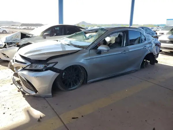 4T1G11AK2NU628641 2022 TOYOTA CAMRY - Image 1