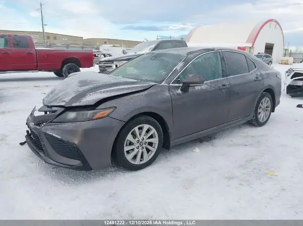 4T1G11AK2NU629630 2022 TOYOTA CAMRY - Image 2
