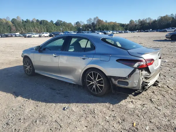 4T1G11AK2NU634889 2022 TOYOTA CAMRY - Image 2