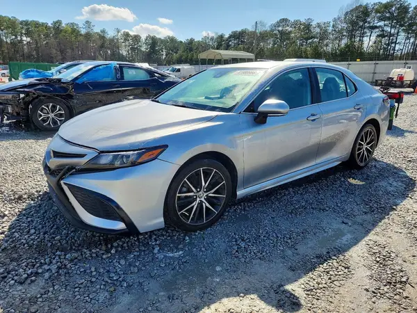 4T1G11AK2NU636755 2022 TOYOTA CAMRY - Image 1