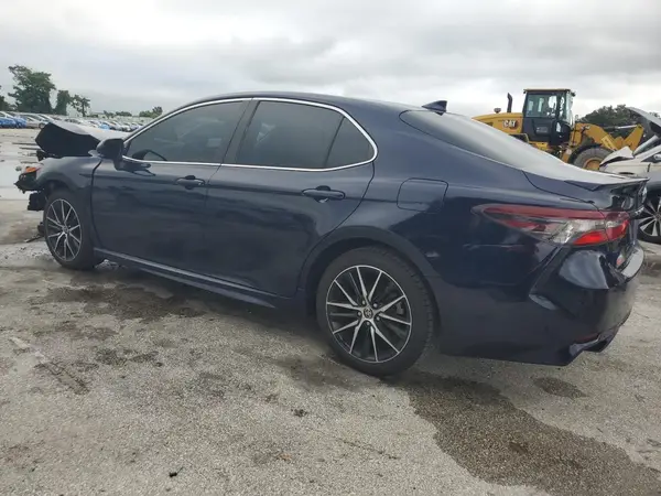 4T1G11AK2NU640658 2022 TOYOTA CAMRY - Image 2