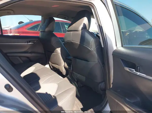 4T1G11AK2NU642393 2022 TOYOTA CAMRY - Image 8