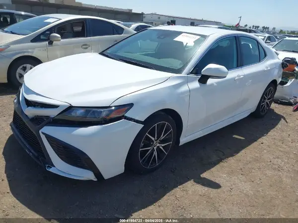 4T1G11AK2NU646346 2022 TOYOTA CAMRY - Image 2