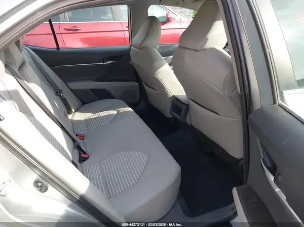 4T1G11AK2NU647285 2022 TOYOTA CAMRY - Image 8