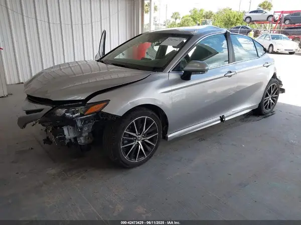 4T1G11AK2NU651062 2022 TOYOTA CAMRY - Image 2