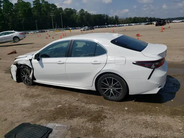 4T1G11AK2NU653989 2022 TOYOTA CAMRY - Image 2