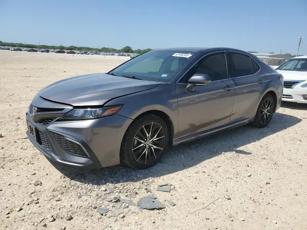 4T1G11AK2NU661493 2022 TOYOTA CAMRY - Image 1