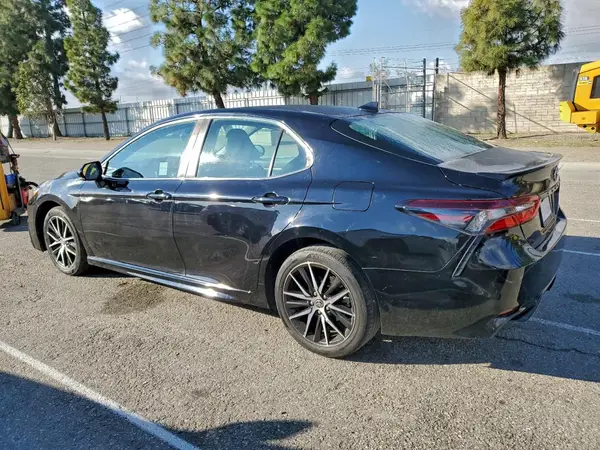 4T1G11AK2NU662434 2022 TOYOTA CAMRY - Image 2