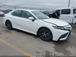 4T1G11AK2NU668735 2022 TOYOTA CAMRY