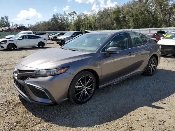 4T1G11AK2NU669982 2022 TOYOTA CAMRY - Image 1