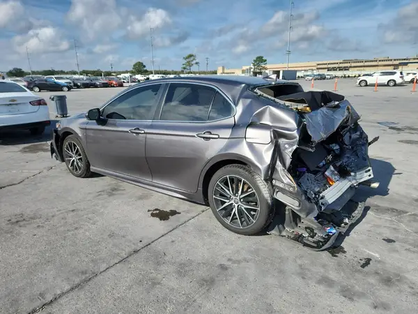 4T1G11AK2NU674695 2022 TOYOTA CAMRY - Image 2