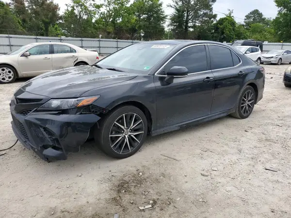 4T1G11AK2NU676558 2022 TOYOTA CAMRY - Image 1