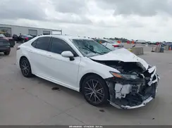 4T1G11AK2NU676768 2022 TOYOTA CAMRY