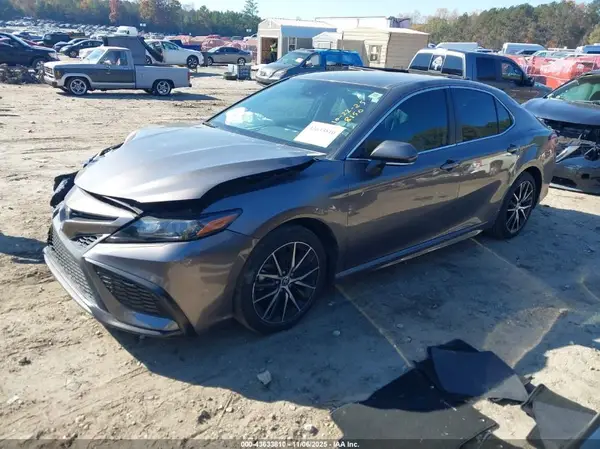 4T1G11AK2NU678150 2022 TOYOTA CAMRY - Image 2