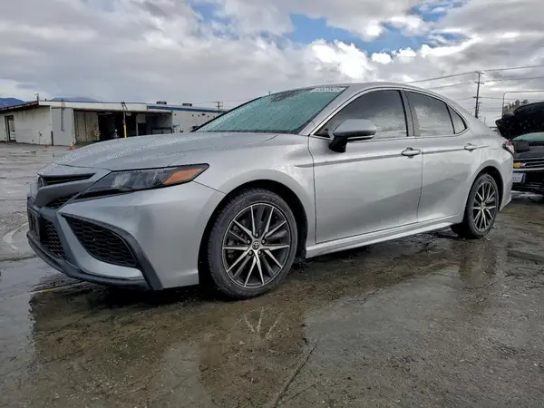 4T1G11AK2NU680576 2022 TOYOTA CAMRY - Image 1
