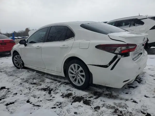 4T1G11AK2NU680822 2022 TOYOTA CAMRY - Image 2