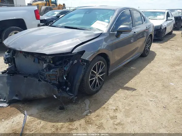 4T1G11AK2NU681503 2022 TOYOTA CAMRY - Image 2