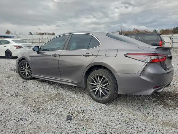 4T1G11AK2NU681744 2022 TOYOTA CAMRY - Image 2