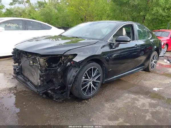 4T1G11AK2NU687608 2022 TOYOTA CAMRY - Image 2