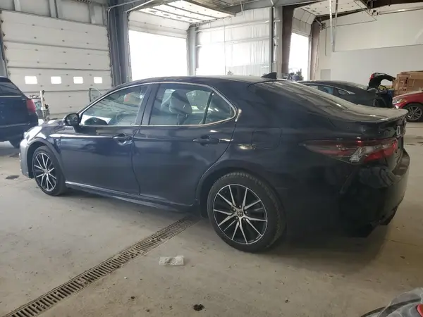 4T1G11AK2NU689729 2022 TOYOTA CAMRY - Image 2