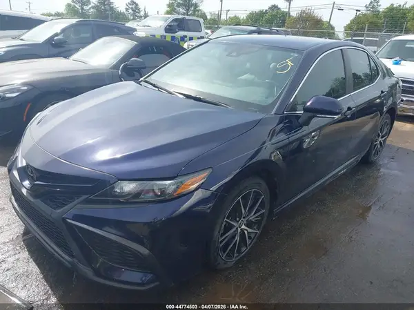 4T1G11AK2NU694932 2022 TOYOTA CAMRY - Image 2