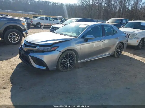 4T1G11AK2NU700342 2022 TOYOTA CAMRY - Image 2