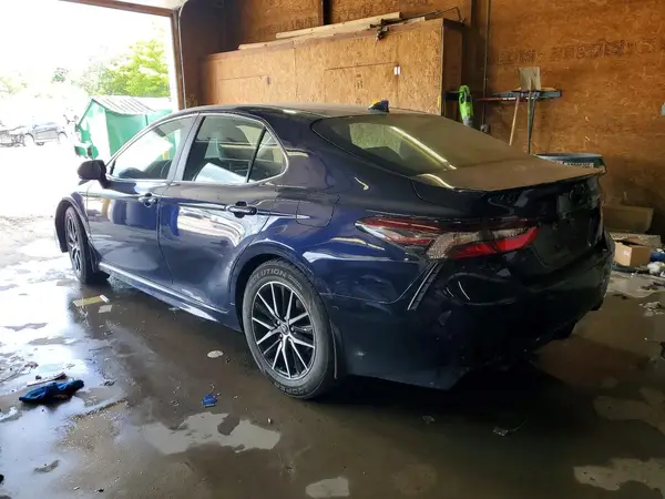 4T1G11AK2NU705136 2022 TOYOTA CAMRY - Image 2