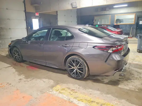 4T1G11AK2NU706187 2022 TOYOTA CAMRY - Image 2