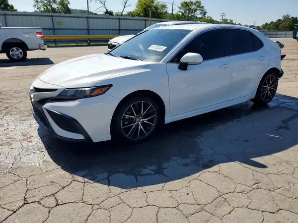 4T1G11AK2NU706299 2022 TOYOTA CAMRY - Image 1