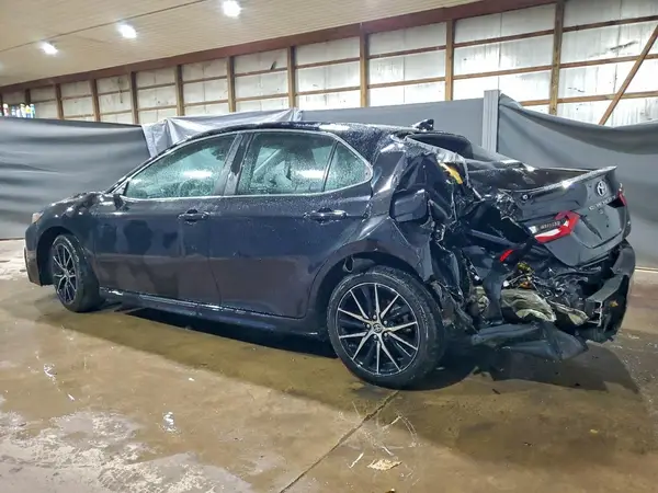 4T1G11AK2NU709459 2022 TOYOTA CAMRY - Image 2